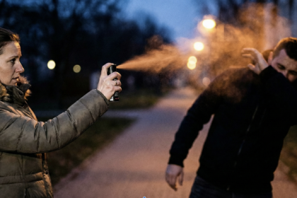 Rekordowy wzrost sprzedaży gazu pieprzowego: Szwedki boją się o życie.