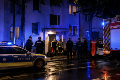 Policja na miejscu zbrodni po drugim tragicznym morderstwie na uniwersytecie