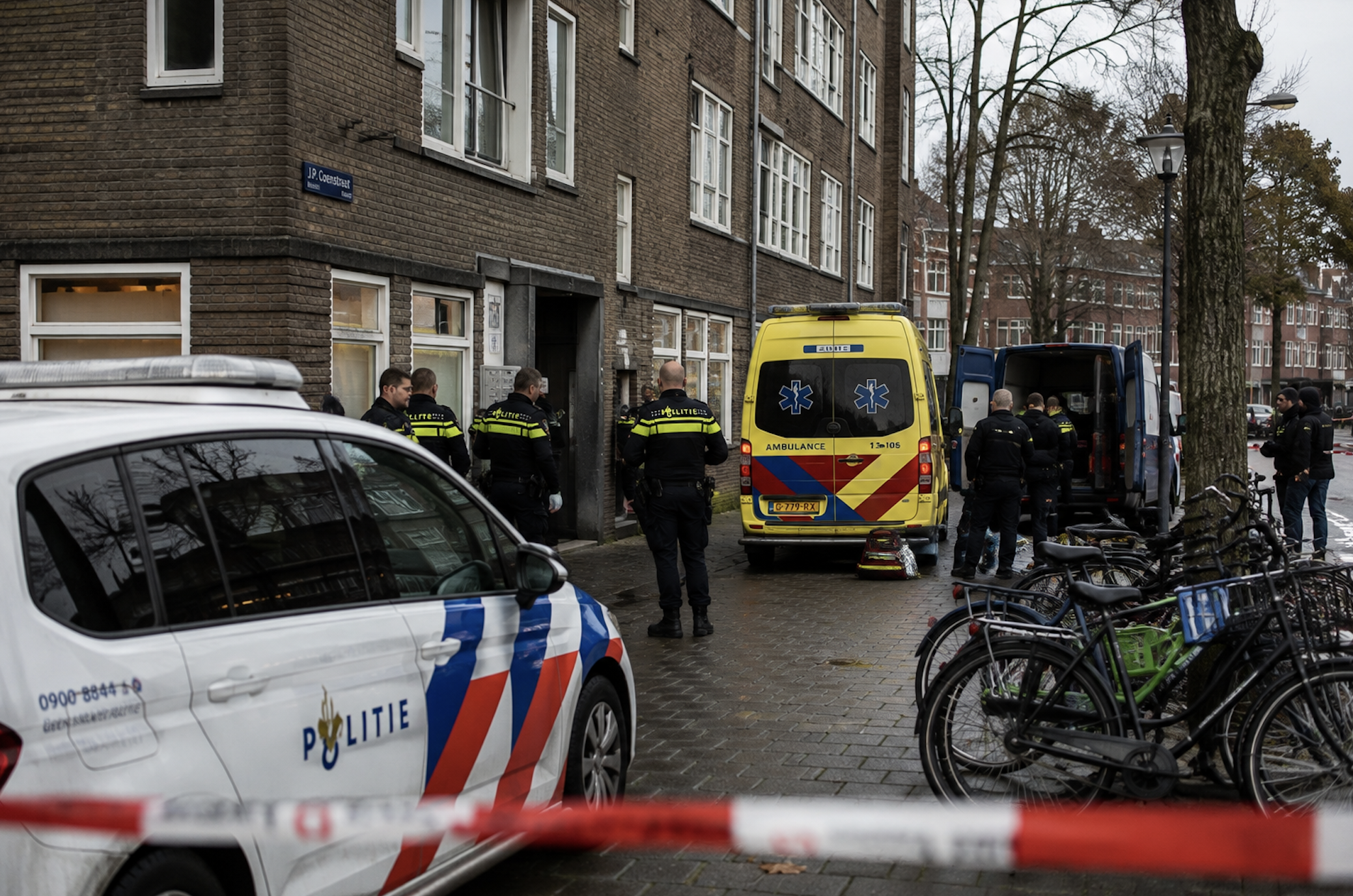 Atak na policjantów w Amsterdamie: Prokuratura żąda leczenia.